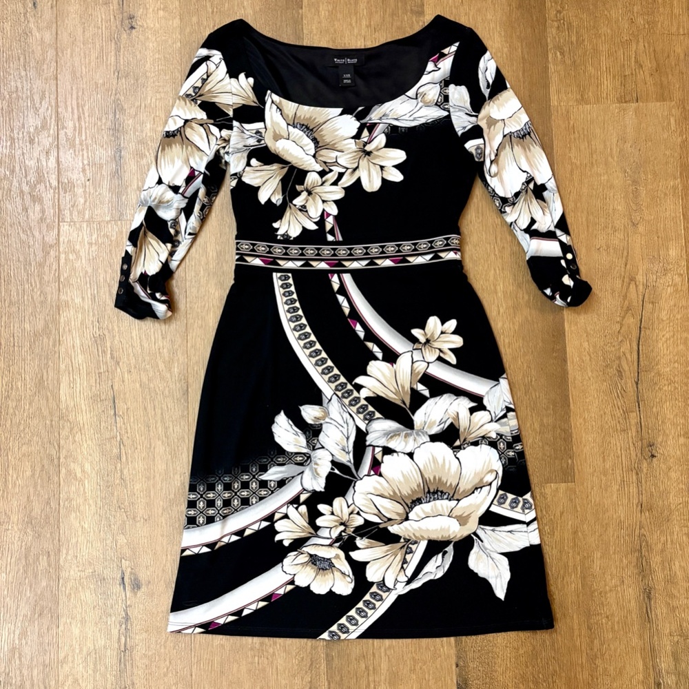 White House Black Market Black Floral Stretch Dress Buttons‎ Cinched Waist